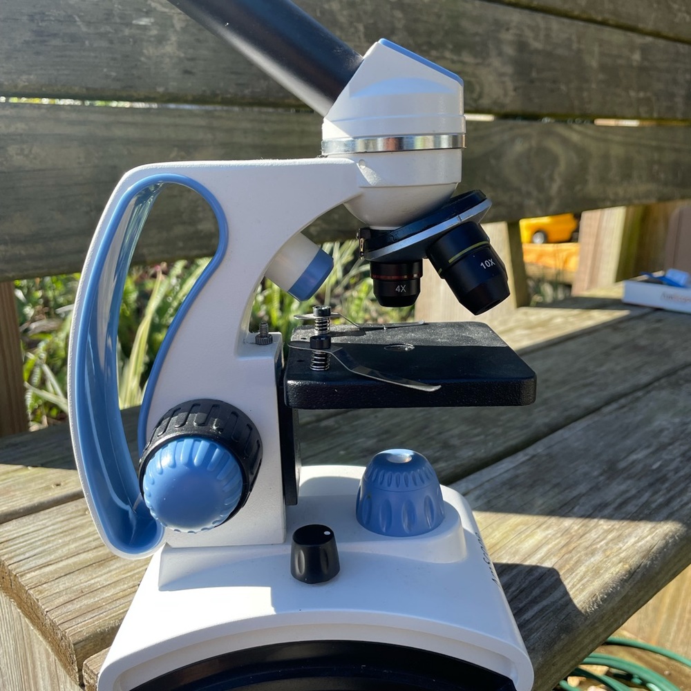 Like New Beginner Level Microscope - Picture 2 of 5